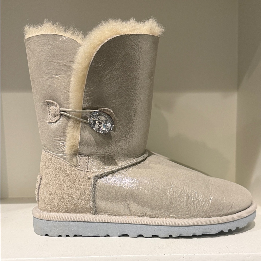 UGG Metallic Silver/Cream Never worn Boots
